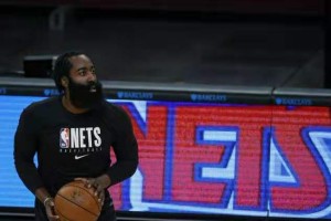  克拉克25+14爵士击退篮网