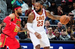  三球24+12黄蜂终结骑士连胜  