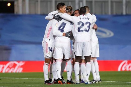  摩纳哥新帅变阵收奇效，客场逆袭掀翻领头羊  