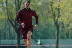  AC米兰德比战憾负跌出前十  