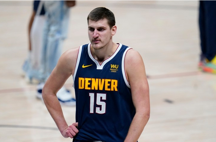  约基奇20+15 掘金登顶西部榜首  