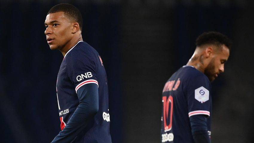  法甲最佳阵容，姆巴佩领衔巴黎四将  